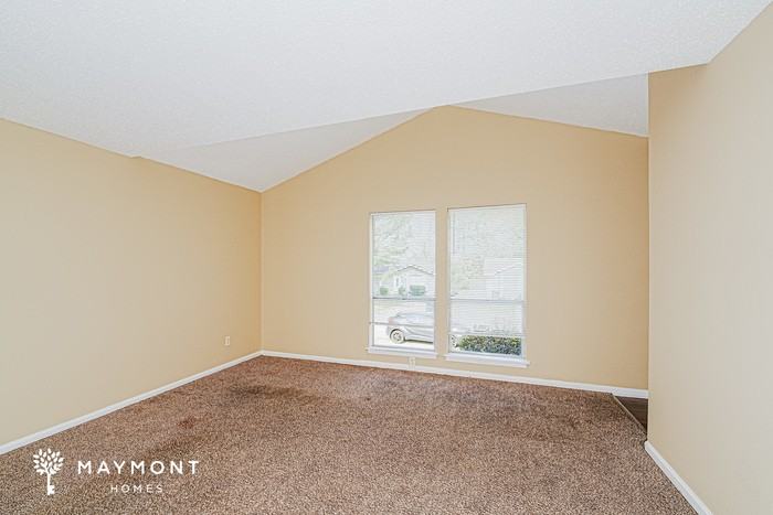 225 Bayberry Rd - Photo 5 of 14