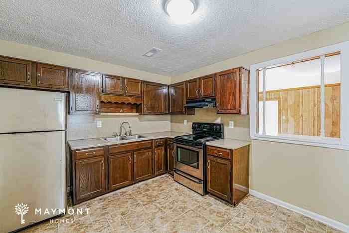 225 Bayberry Rd - Photo 7 of 14