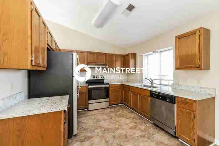 1104 Atterbury Cir S - Photo 5 of 16