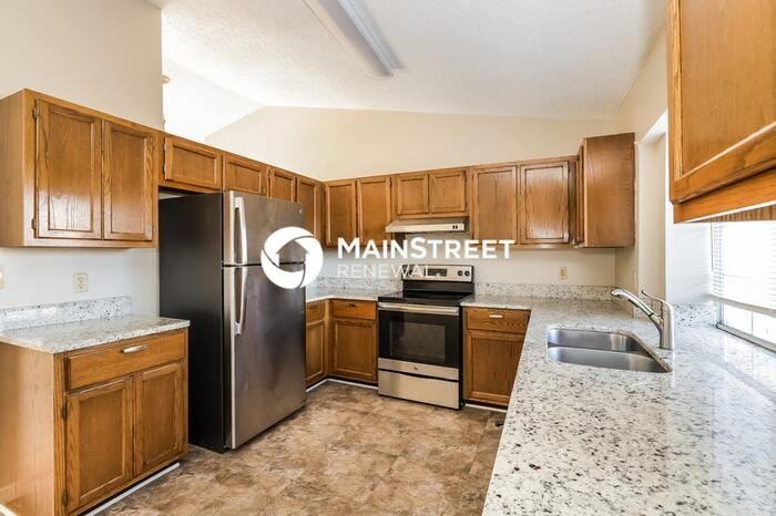 1104 Atterbury Cir S - Photo 6 of 16