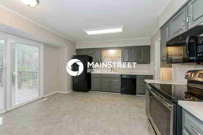 7910 N Oregon Ave - Photo 6 of 17