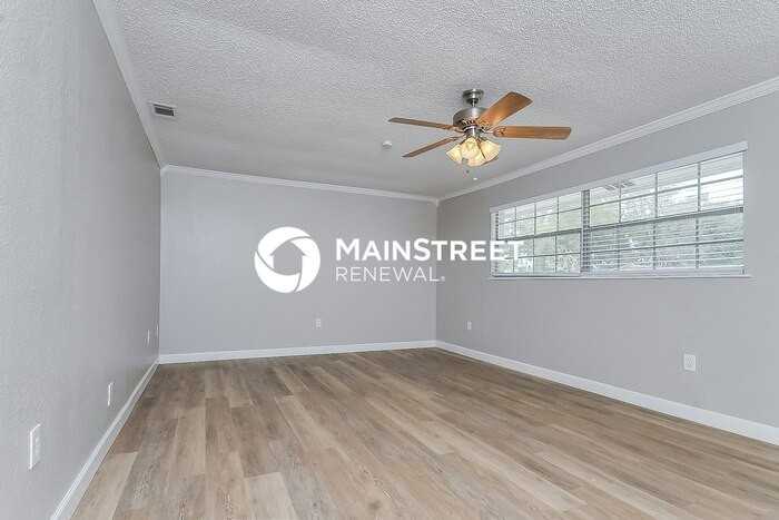 2827 Gary Ln - Photo 3 of 16