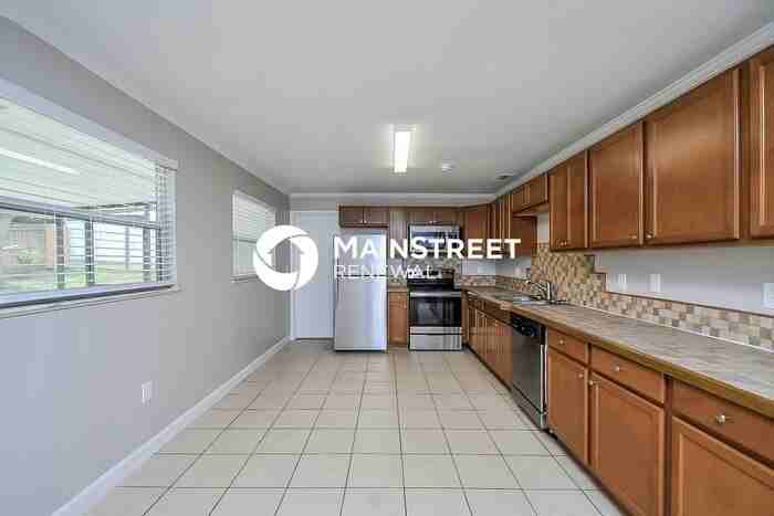 2827 Gary Ln - Photo 5 of 16