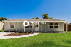 featured image of 466 Oxford Dr