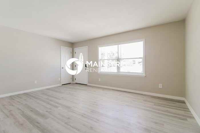 466 Oxford Dr - Photo 3 of 16