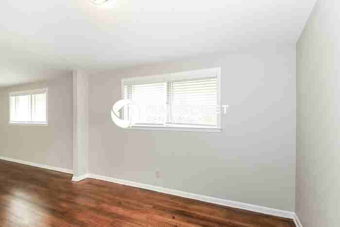 2276 Sutherland Dr - Photo 4 of 16