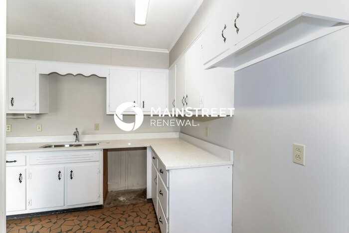 2276 Sutherland Dr - Photo 7 of 16