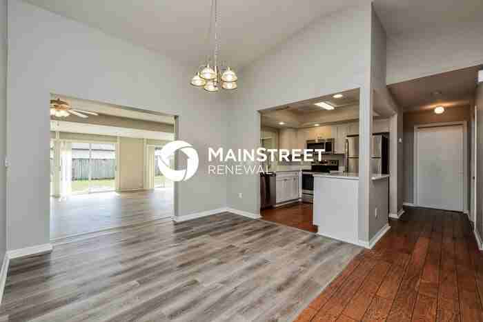 3527 Se 3rd Ave - Photo 5 of 16