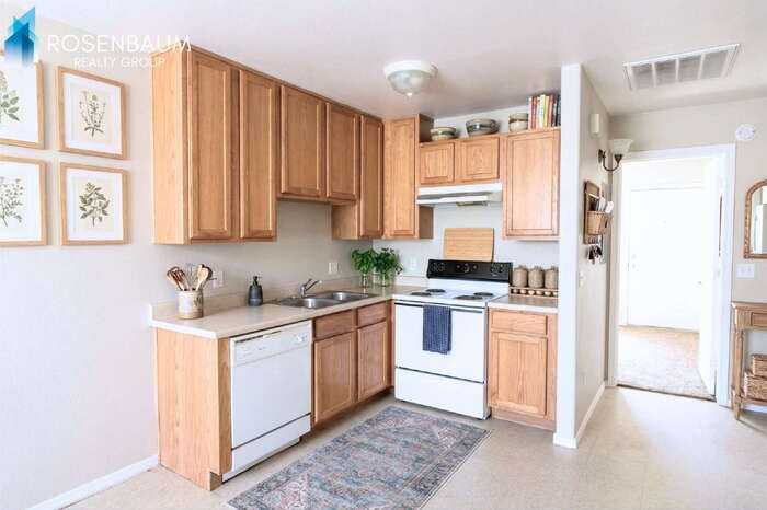 8281 W Sandy Ln #3 - Photo 4 of 7