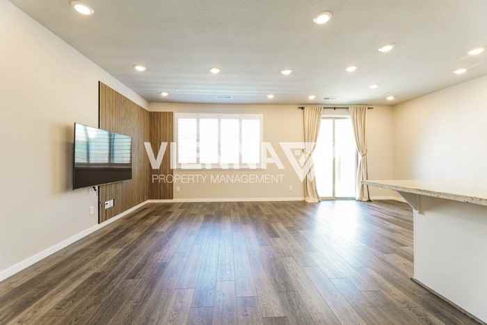 4120 Gossamer St - Photo 2 of 21