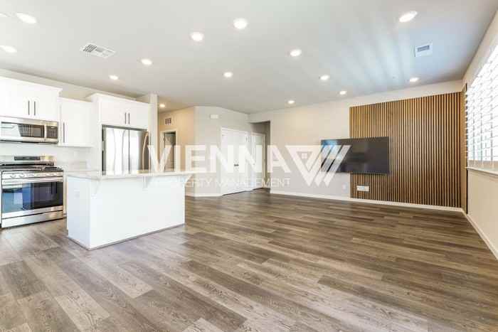 4120 Gossamer St - Photo 4 of 21