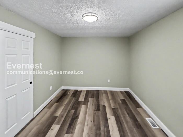 144 Marvin Ln - Photo 3 of 47