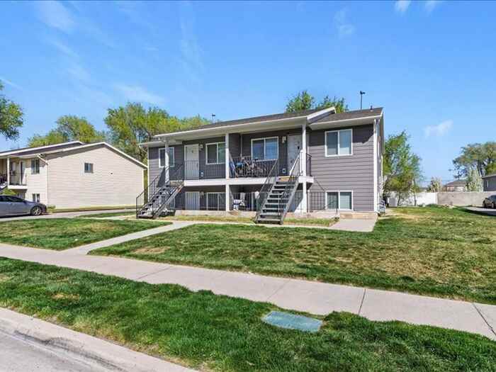 1536 W 3395 S #2 - Photo 3 of 15