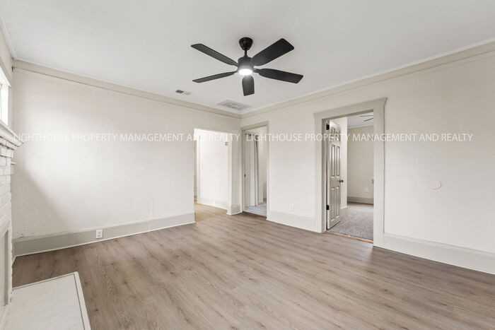 1415 W 31st St - Photo 6 of 21