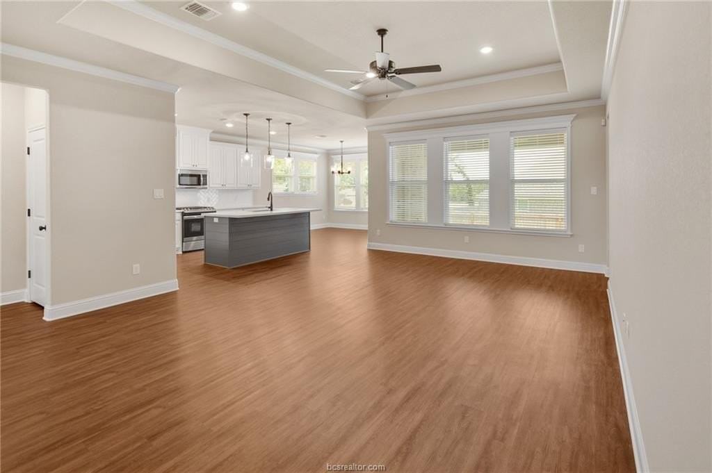 4010 Eskew Dr - Photo 3 of 15