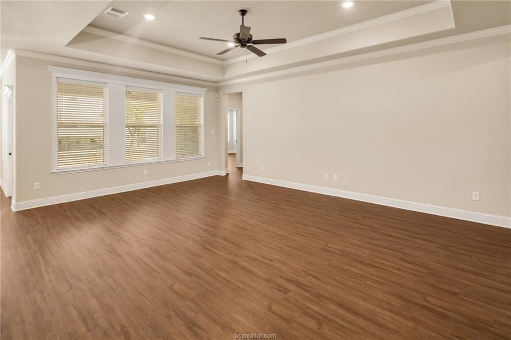 4010 Eskew Dr - Photo 4 of 15