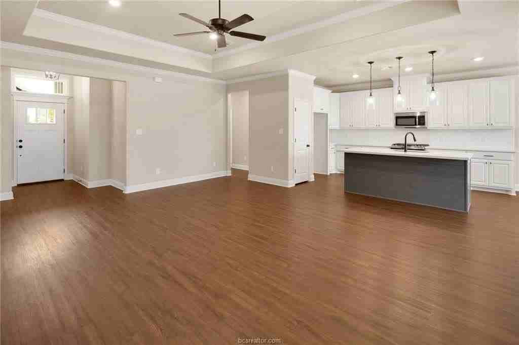 4010 Eskew Dr - Photo 5 of 15