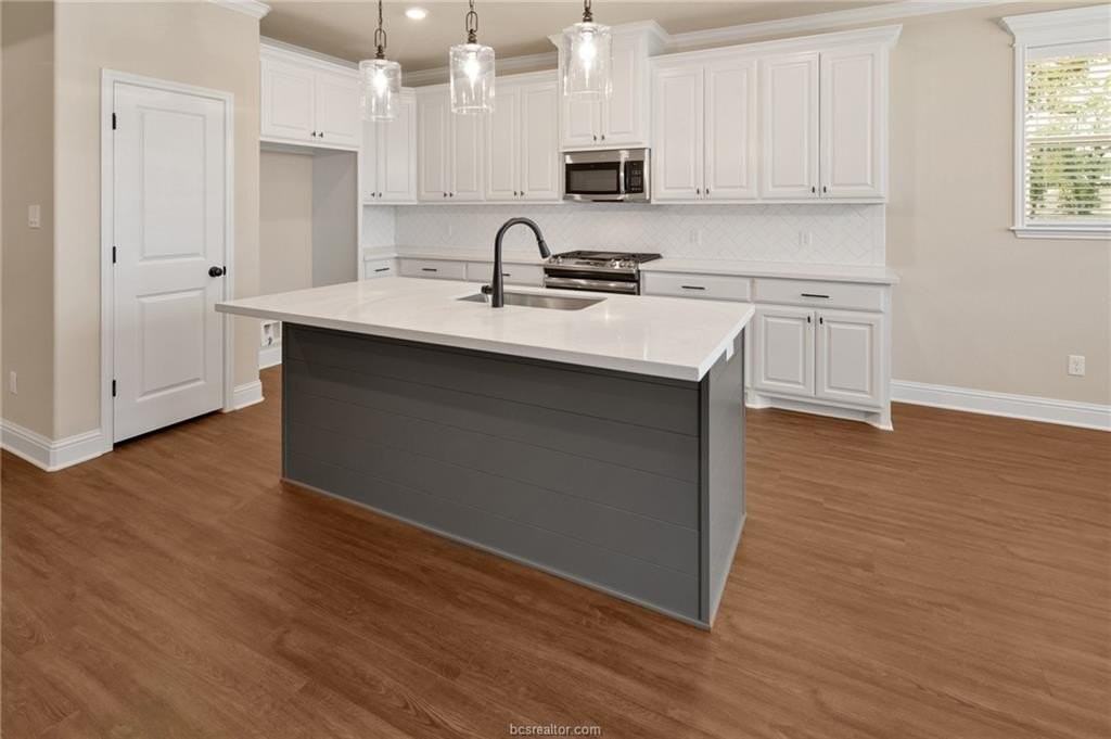 4010 Eskew Dr - Photo 6 of 15