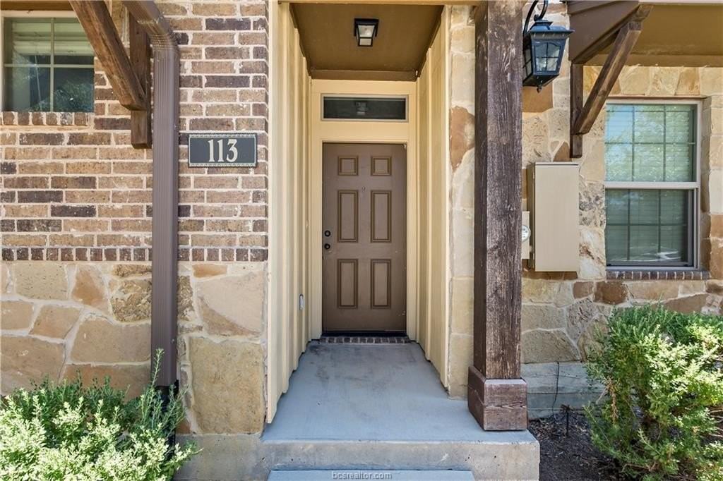 113 Armored Ave - Photo 2 of 24