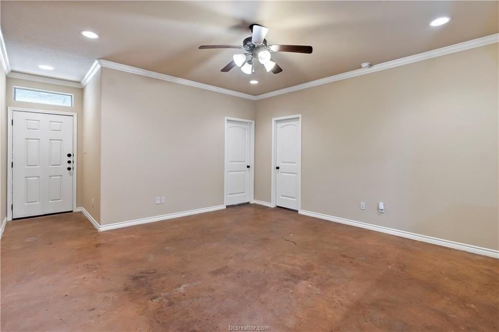 113 Armored Ave - Photo 6 of 24