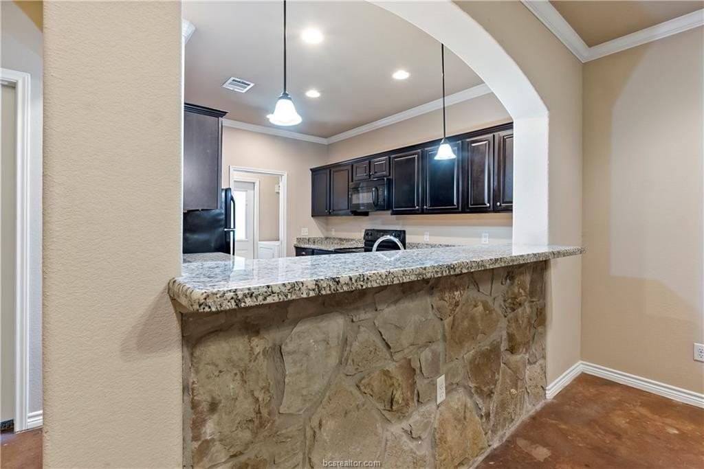 113 Armored Ave - Photo 7 of 24