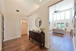 featured image of 18 Forest Dr