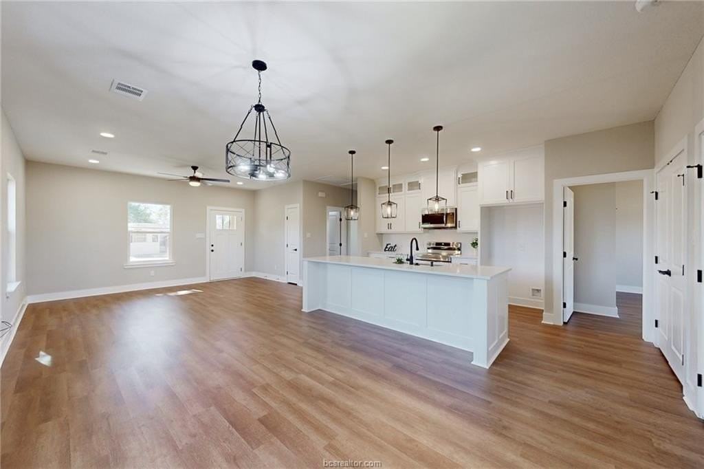 1313 Rollins Ave - Photo 4 of 22