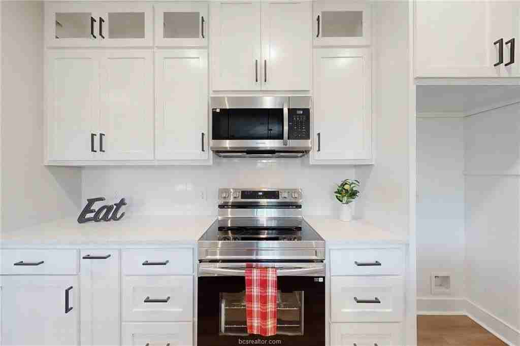 1313 Rollins Ave - Photo 5 of 22