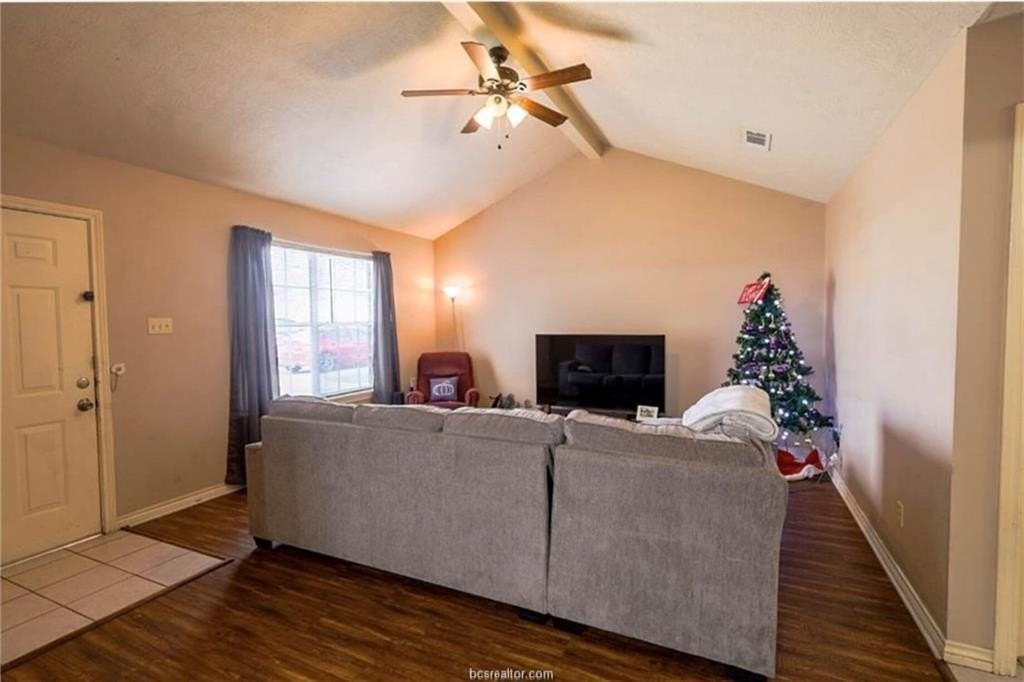 1802 Treehouse Trl Apt A - Photo 4 of 13