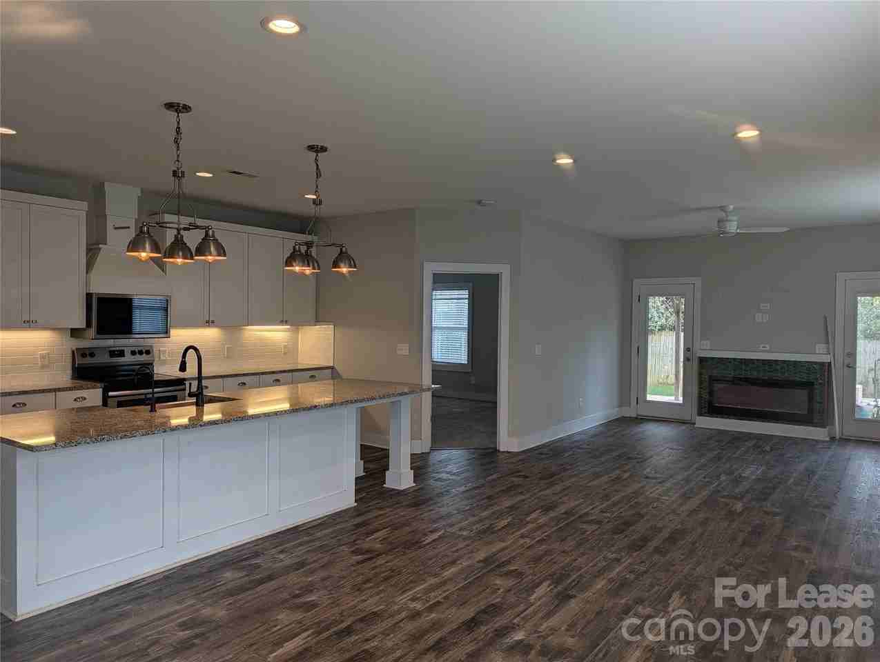 113 Mainview Dr - Photo 3 of 18