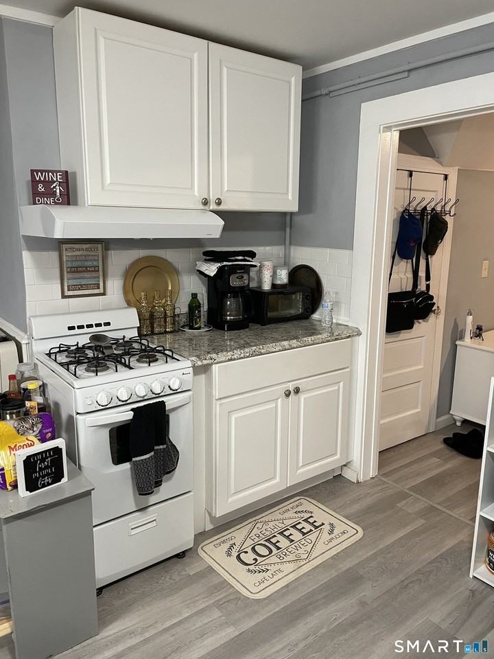 268 Washington St - Photo 2 of 12