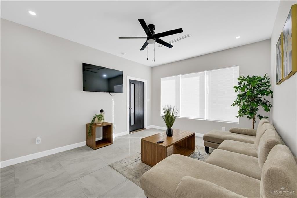 1700 Toronto Ave - Photo 4 of 18