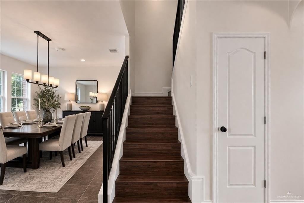 1425 Sweet Ln - Photo 3 of 9