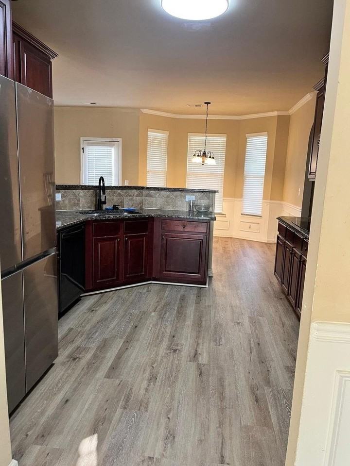 2147 Honors Cir - Photo 4 of 19