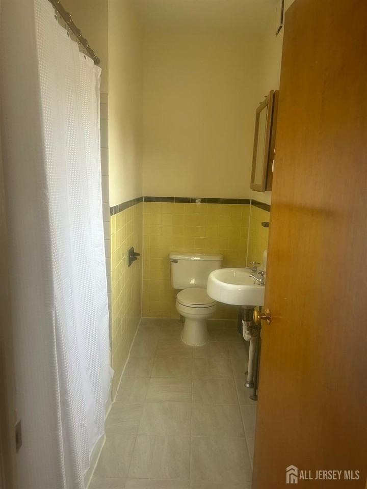 124 William St - Photo 2 of 11