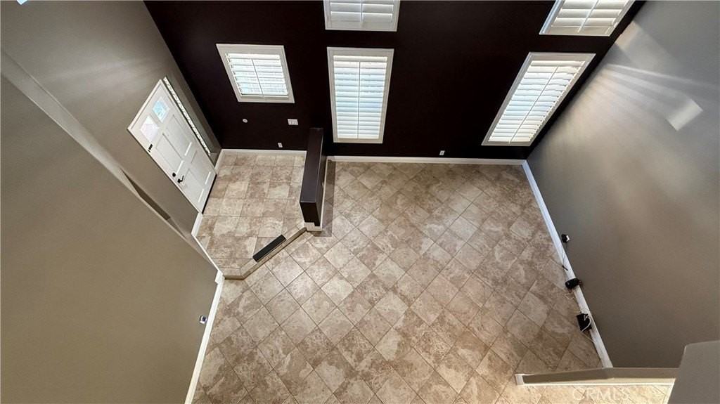 8616 E Silver Ridge Ln - Photo 6 of 23