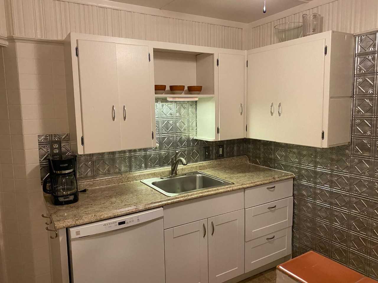 304 S Harrison St - Photo 6 of 11