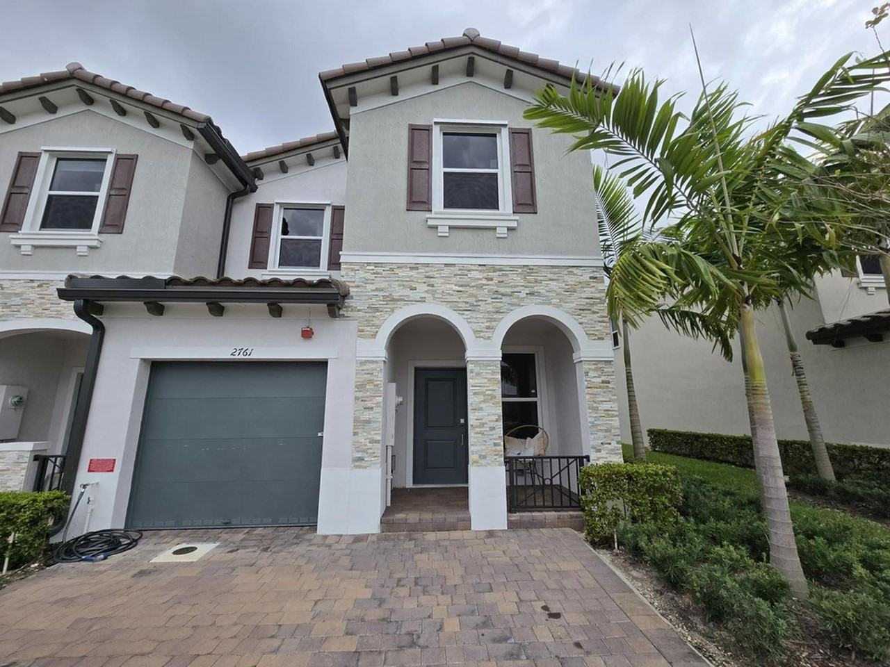 2761 NW 55th Way - Photo 2 of 10