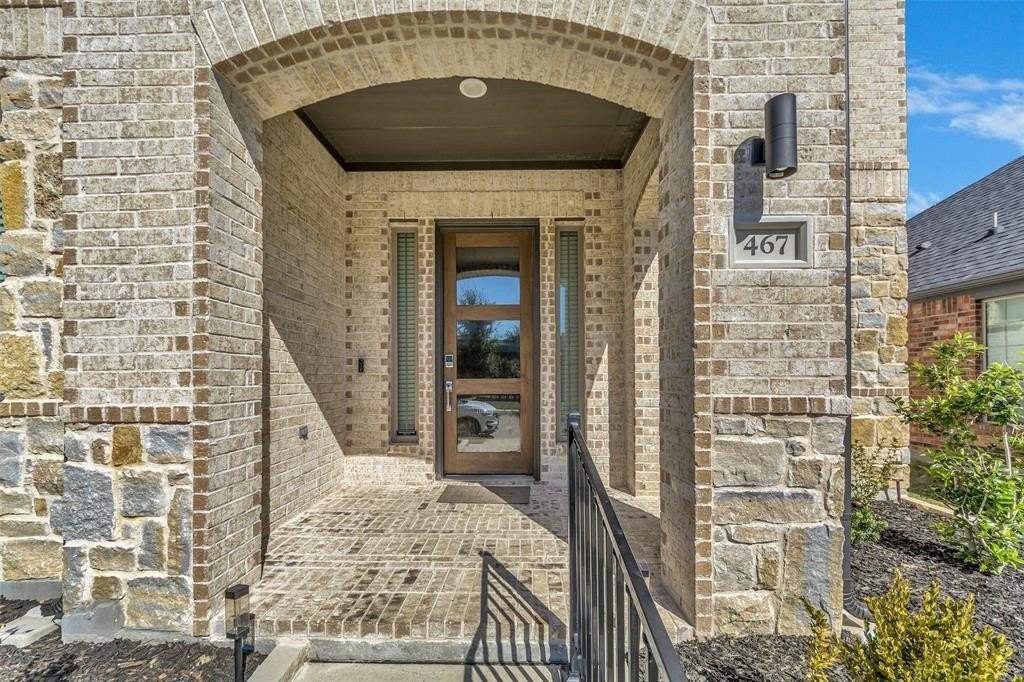 467 Chambers Pl - Photo 4 of 39