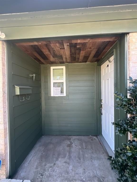 1126 Hickory Trl - Photo 3 of 7