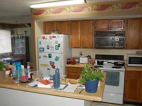 9815 Walnut St #102 - Photo 2 of 9