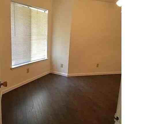 9815 Walnut St #102 - Photo 4 of 9