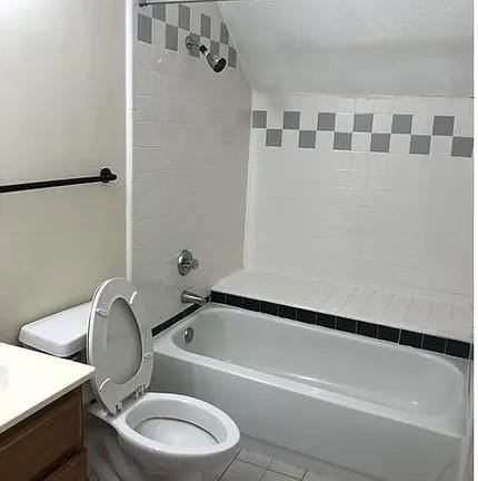 9815 Walnut St #102 - Photo 5 of 9
