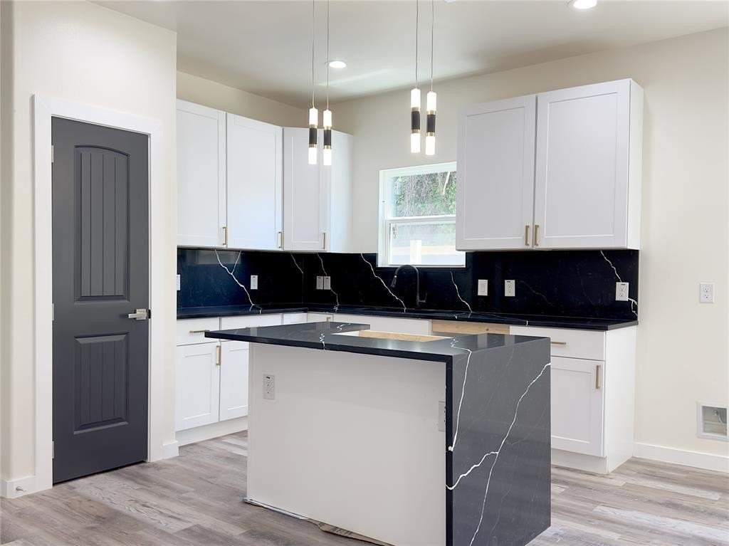 2720 Morning Ave - Photo 4 of 19