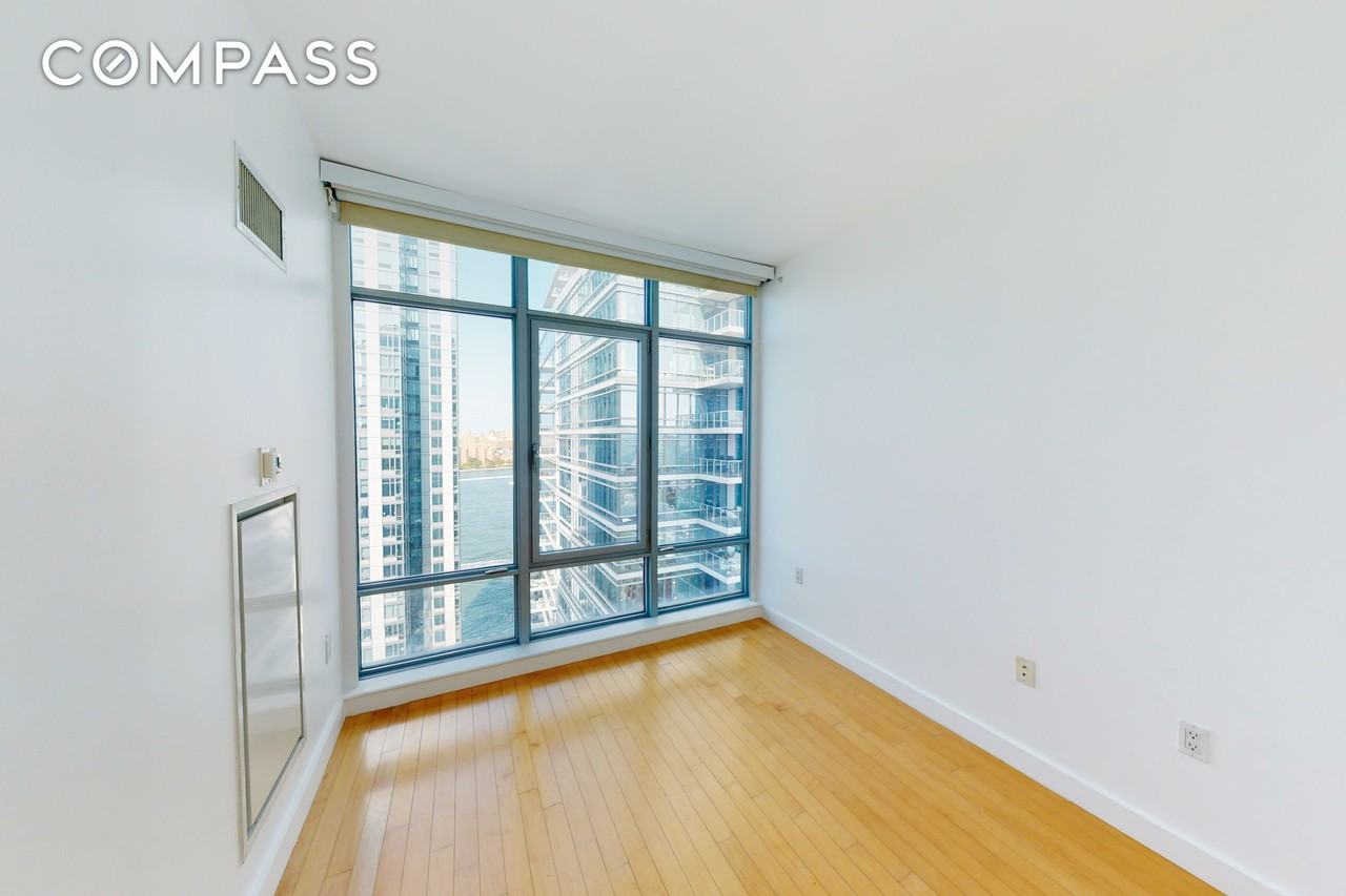 1 Northside Piers #23B - Photo 3 of 7