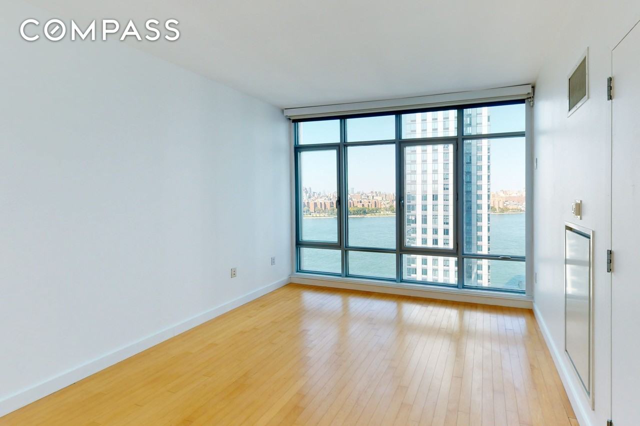 1 Northside Piers #23B - Photo 4 of 7