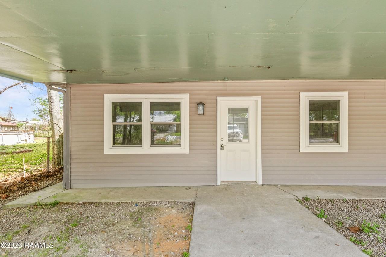 133 Woodrow St Apt A - Photo 3 of 19