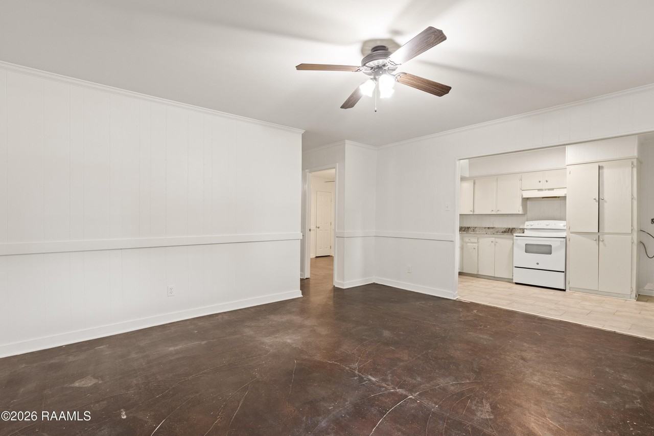 133 Woodrow St Apt A - Photo 6 of 19