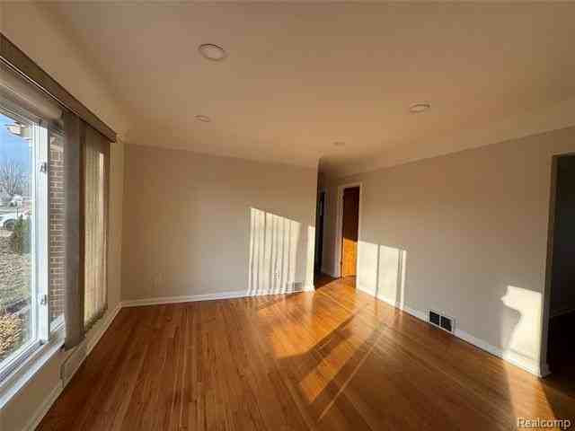 6326 Lathers St - Photo 5 of 17