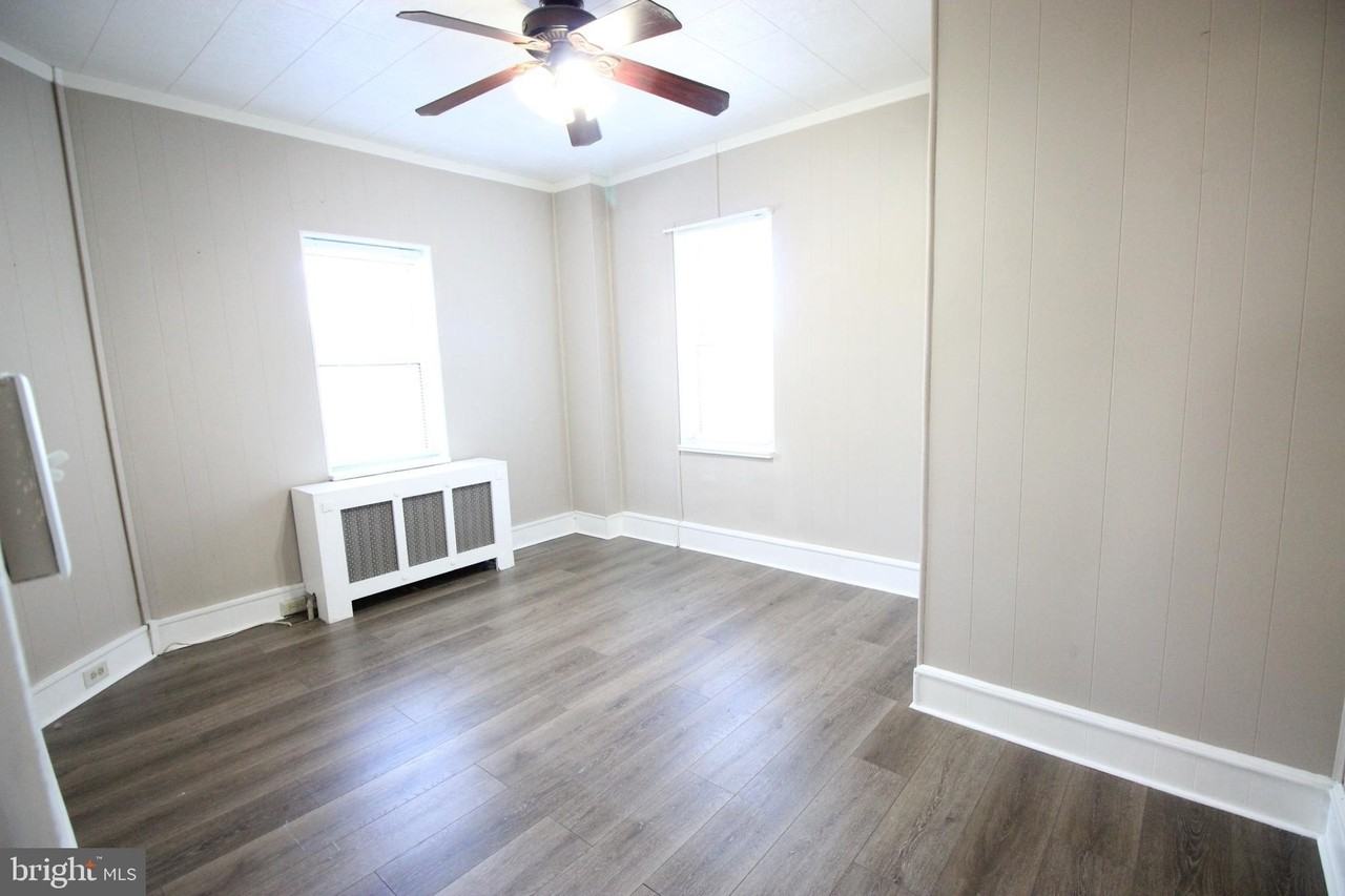 201-203 E Delaware Ave Apt A - Photo 4 of 6